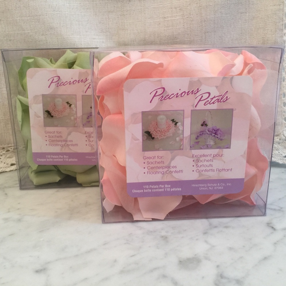 🍒🍒🍒 2 boxes Fabric rose petals, wedding & shower decor